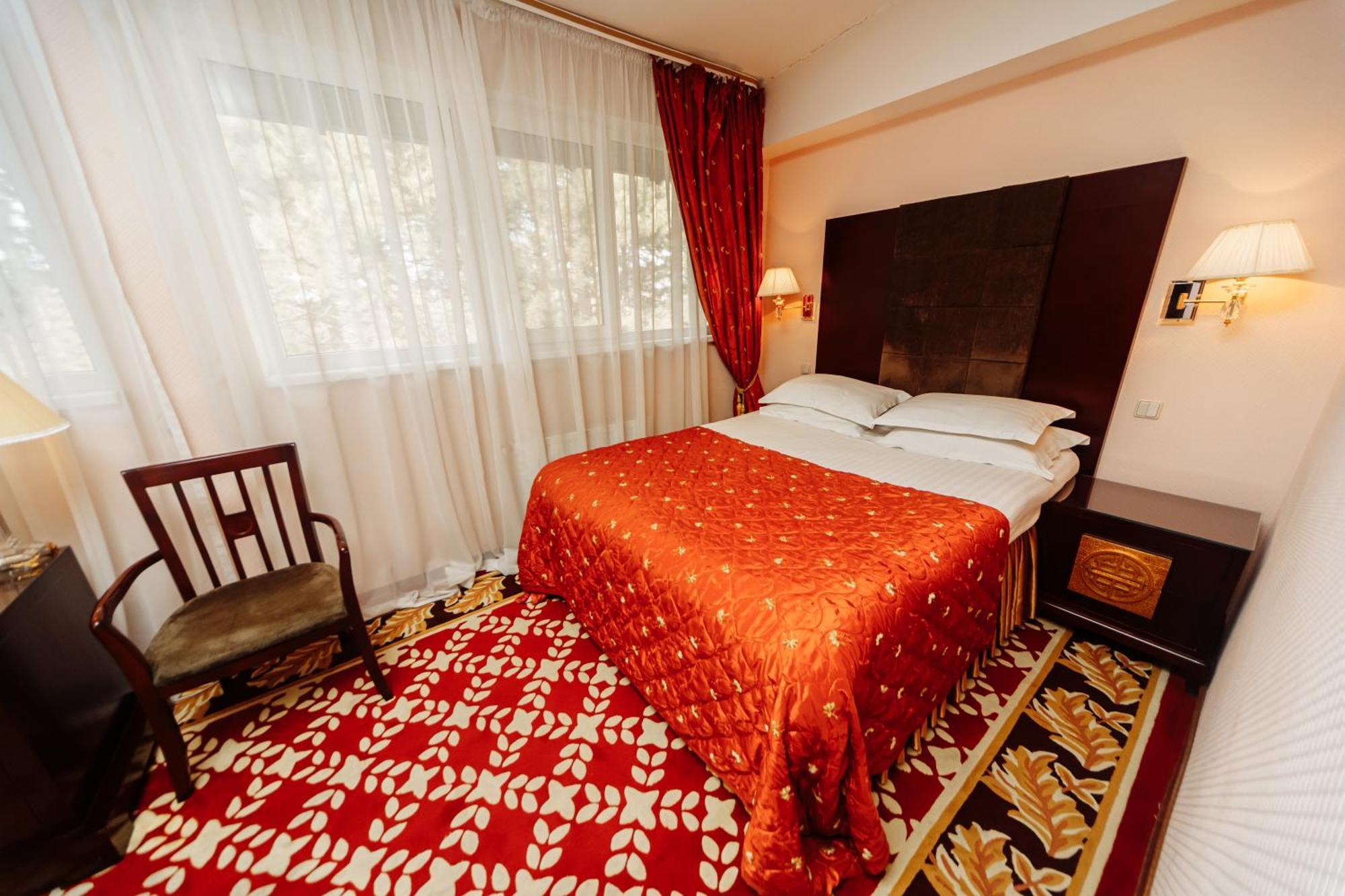 Hotel Royal Park Chisinau Exterior photo