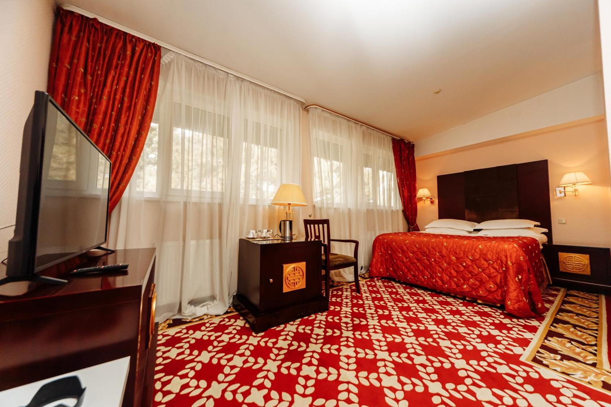 Hotel Royal Park Chisinau Exterior photo
